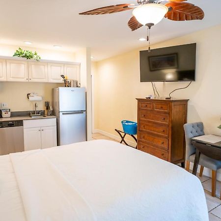 The Capri At Siesta Hotel Siesta Key Exterior photo